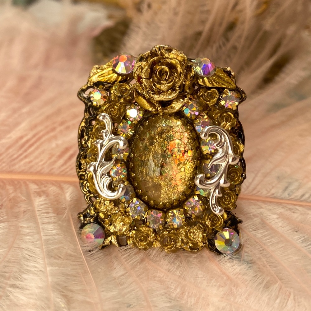 Glam ring